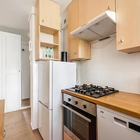 Saska Kepa Homely Appartement